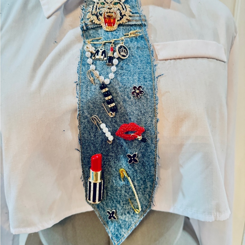 Custom Decorative Denim Tie with Red Lipstick & Pearl Pins - Women Accessories - Picture 3 of 5